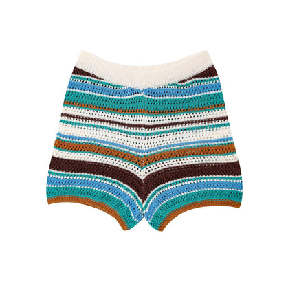 Shorts en tricot aérées pour femmes avec motif rayé coloré Chic und Stil