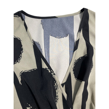 Robe maxi pour femmes avec design à pois à rayures et manches bouffantes Chic und Stil