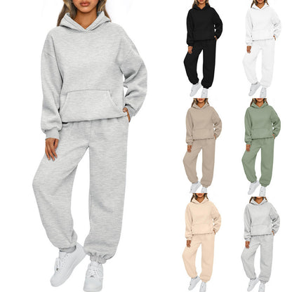 Ladies comfortable tracksuit with practical pockets Chic and Style