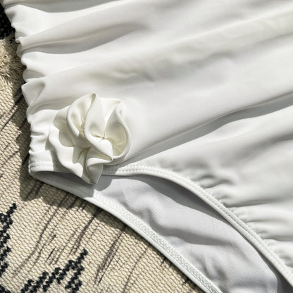 Maillot de bain une pièce pour femmes avec un ruché raffiné et des détails délicats Chic und Stil