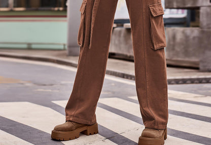 Women's cargo pants in a casual style with practical pockets and a high waist Chic und Stil