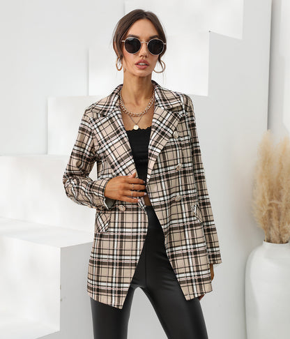 Blazer à carreaux pour femmes avec double boutonnage et silhouette slim Chic und Stil