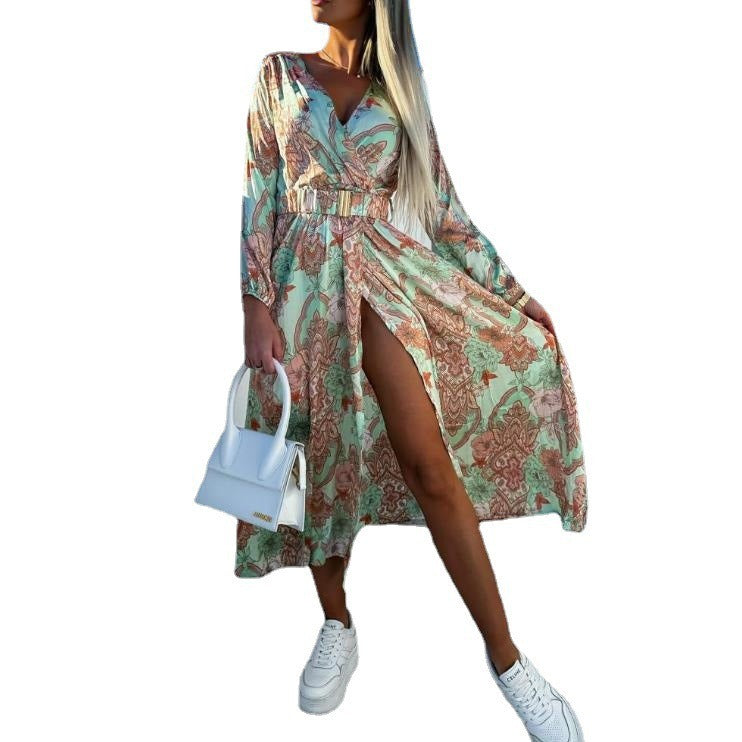 Robe maxi en soie colorée pour femmes avec une fente haute et une ceinture Chic und Stil