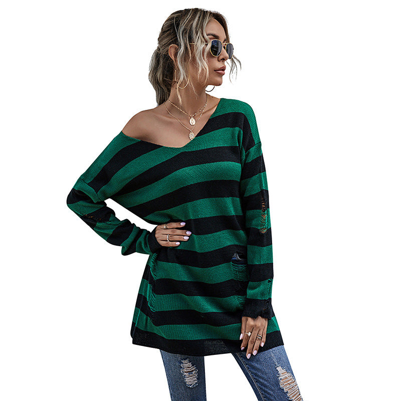 Pull décontracté pour femmes avec encolure asymétrique et design rayé Chic und Stil