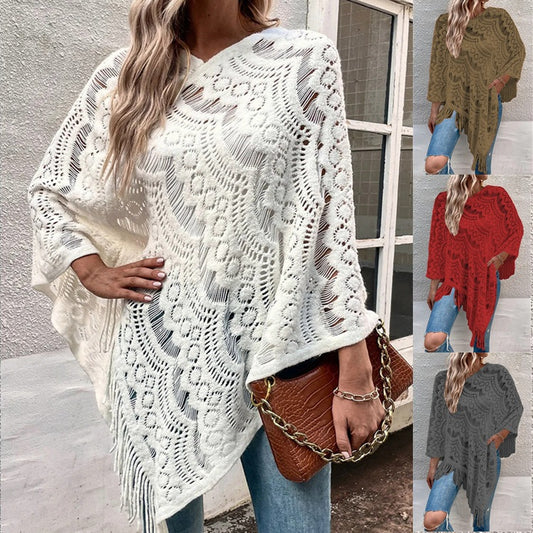 Poncho en tricot pour dames avec des motifs en crochet artistiques et des franges Chic und Stil