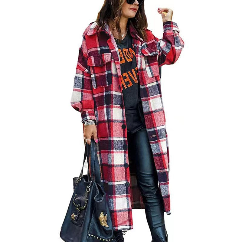 Ladies long checkered coat with practical pockets Chic and Style