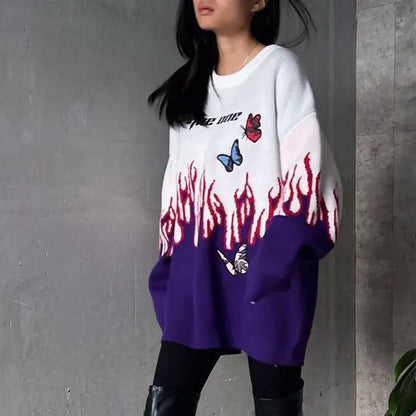Pull en gros tricot pour femmes avec un design unique de flammes et de papillons Chic und Stil