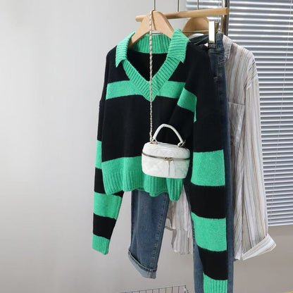 Pull en tricot pour femmes à décolleté en V profond et design rayé Chic und Stil