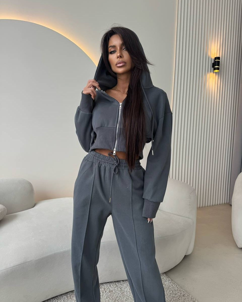 Chic and Style casual cropped hoodie set for women and loose jogger pants
