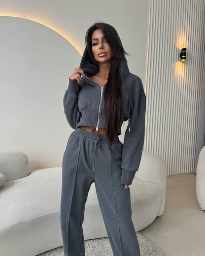 Chic and Style casual cropped hoodie set for women and loose jogger pants