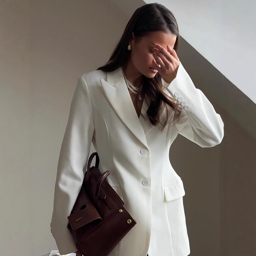 Dames Blazer élégant avec une coupe cintrée et des détails modernes Chic und Stil