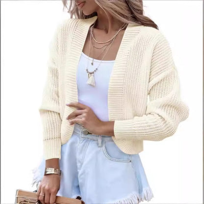 Casual knitted pullover for women with dropped shoulders and loose fit Chic and Style