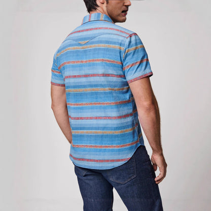 Chemise à manches courtes pour hommes avec des motifs rayés variés et des poches poitrine pratiques Chic und Stil