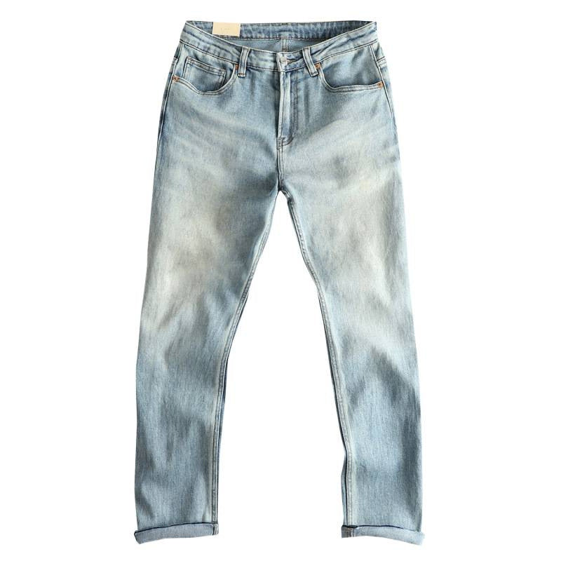 Women's denim pants with a modern slim fit, casual design and high waist Chic and Style