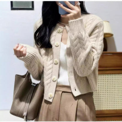 Dames gilet en tricot épais avec boutons décoratifs et motif en tresses spécial Chic und Stil