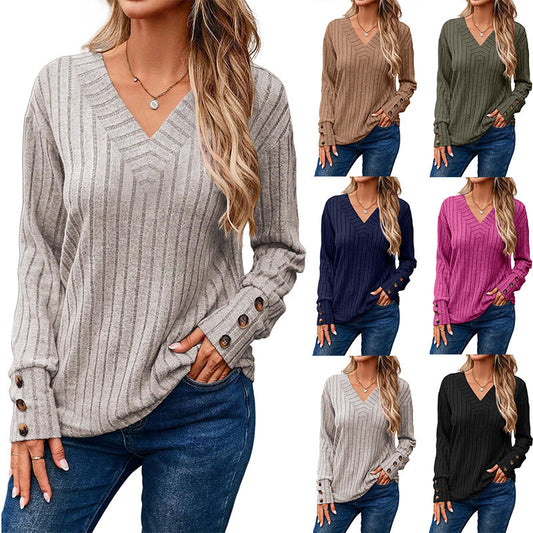 Pull femme décontracté à col en V avec design en ribbing texturé et détails élégants de boutons Chic und Stil