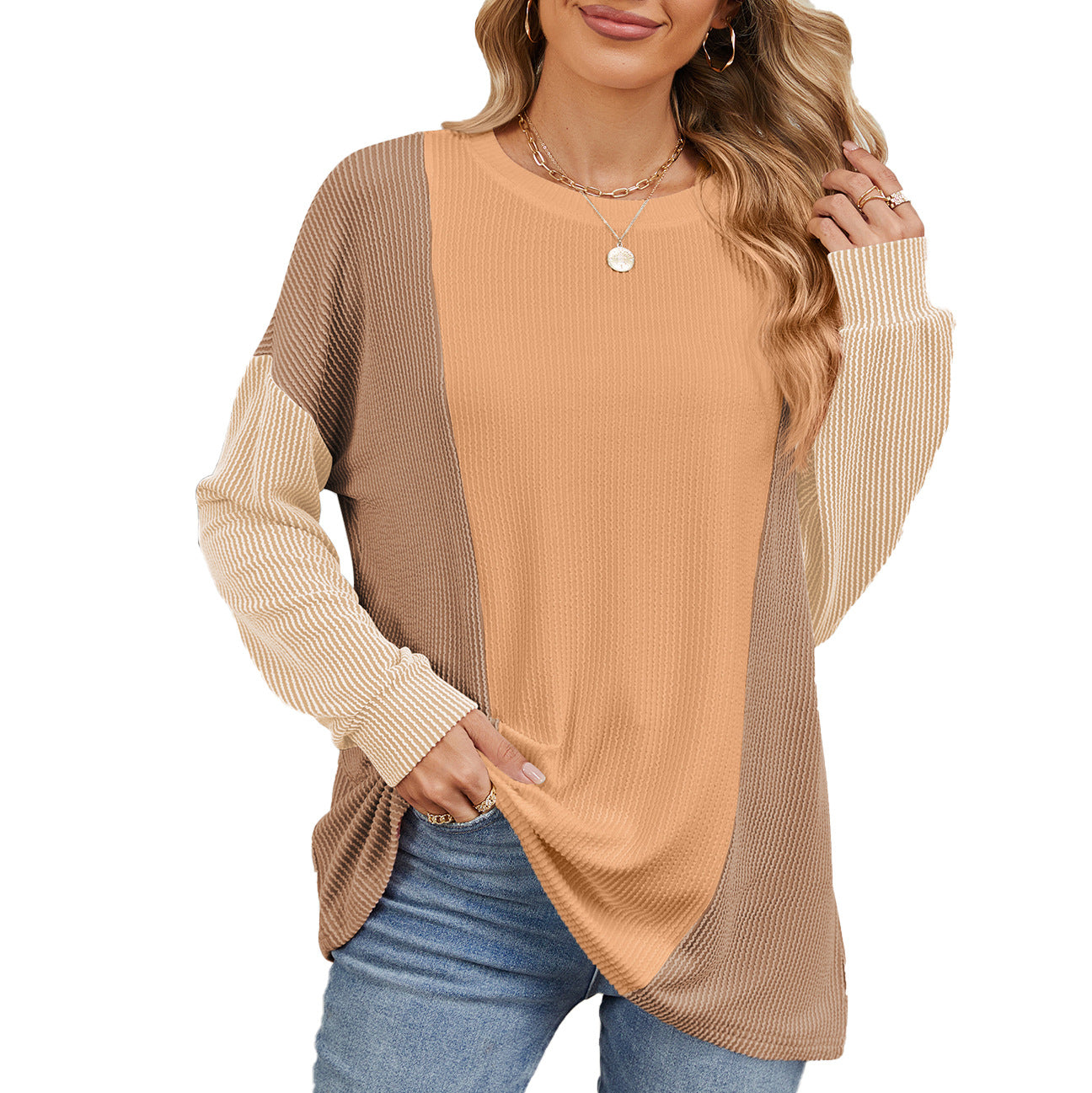Pull oversized pour femmes avec design en rib côtelé texturé et accents modernes en coloris bloqués Chic und Stil