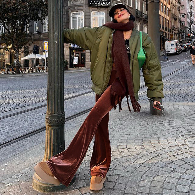 Elegant high-waisted flared pants for women in smooth material Chic and Style