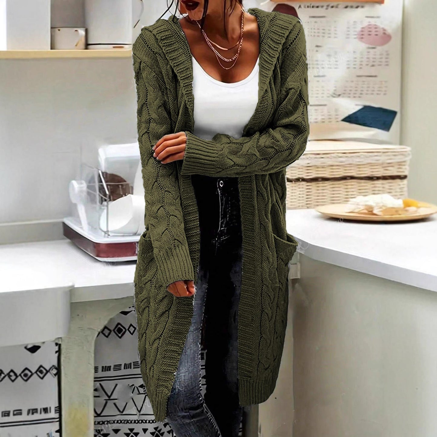 Dames gros tricot cardigan avec poches latérales et design en torsade structuré Chic und Stil
