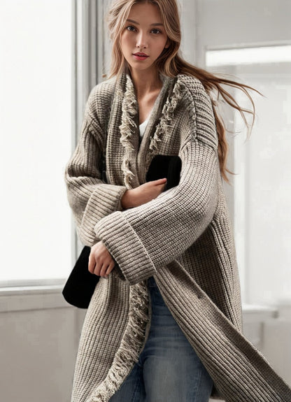 Dames gros cardigan en tricot avec des détails frangés et une coupe ouverte Chic und Stil