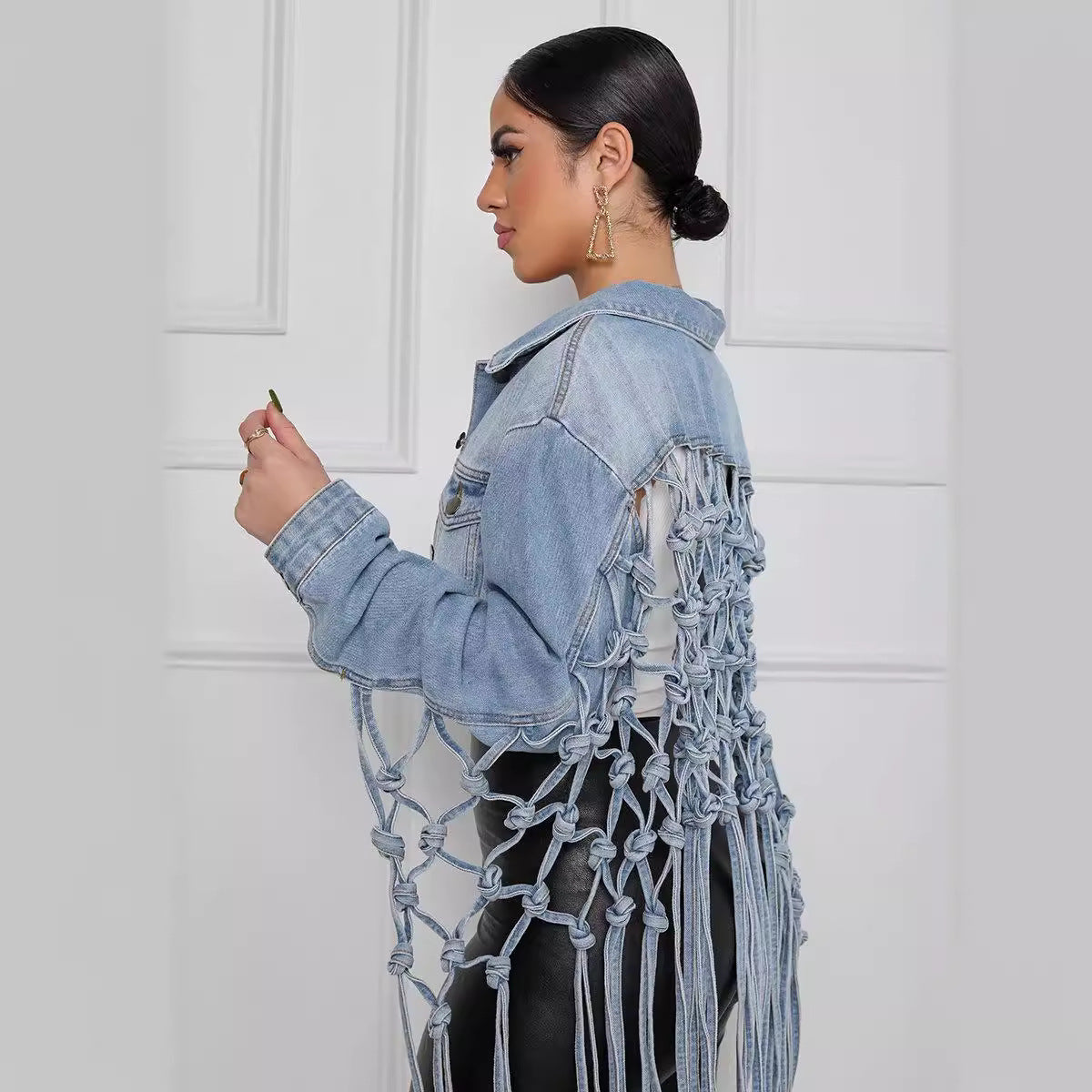Veste en denim pour femmes avec un détail de nœud unique et une coupe décontractée Chic und Stil