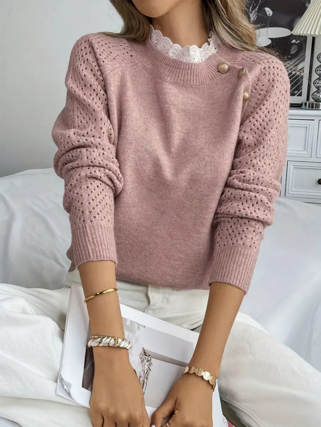 Pull en tricot fin pour femmes avec des inserts en crochet Chic und Stil
