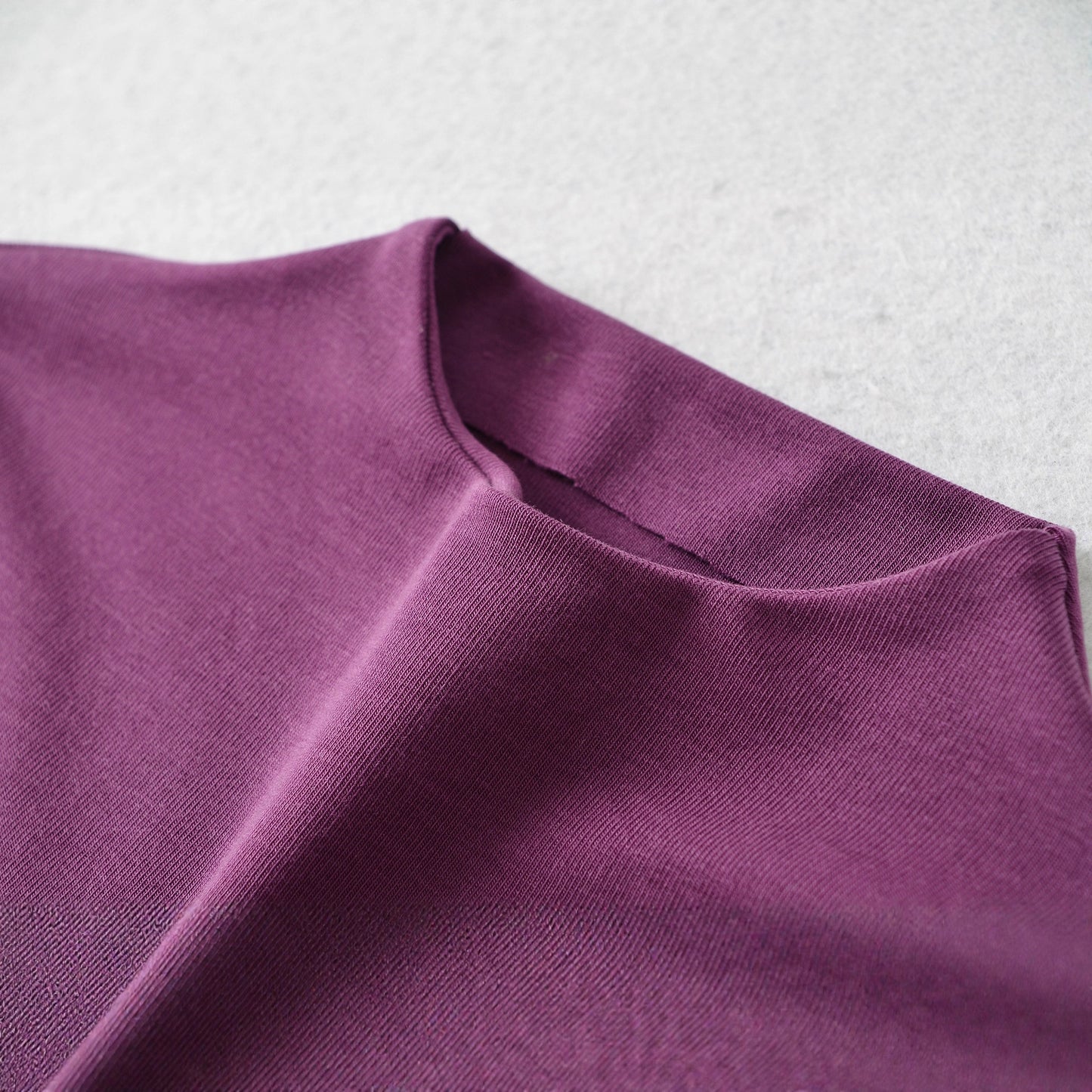 Chemise à manches longues pour femmes avec col montant et détails froncés Chic und Stil