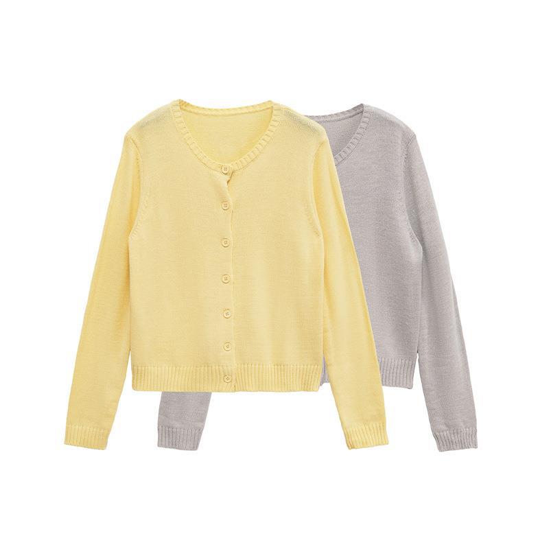 Women's lightweight cardigan with simple buttons and elegant cut Chic and Style