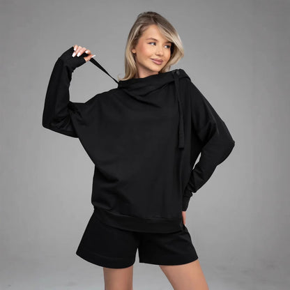 Casual hoodie for women with an oversized fit and matching shorts Chic and Style