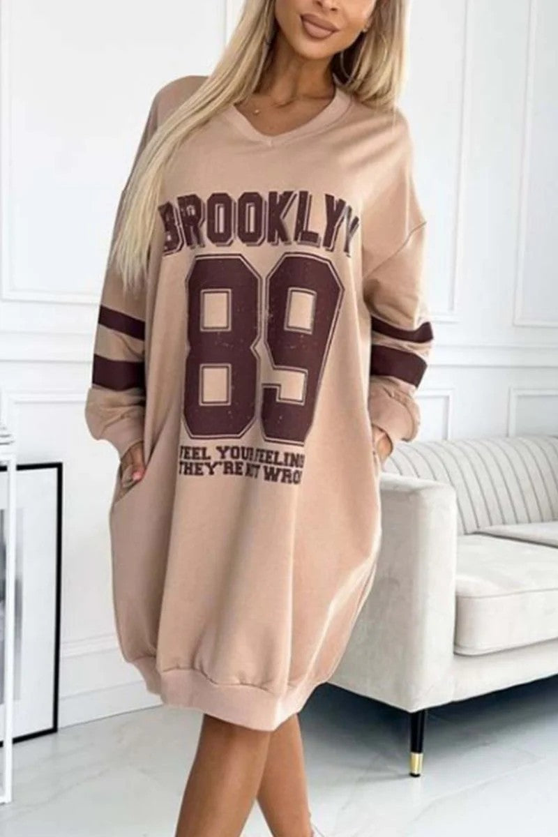 Robe de sport décontractée oversize pour femmes avec décolleté en V et manches contrastées Chic und Stil