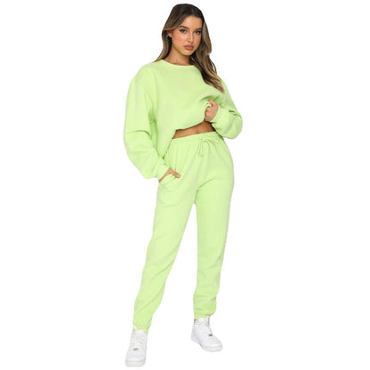Women's comfortable tracksuit set with an oversized sweatshirt and comfortable jogger pants Chic and Style