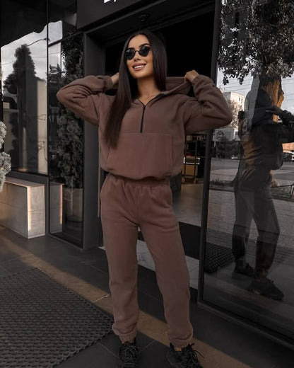 Ladies sporty hoodie with comfortable jogging pants Chic and Style