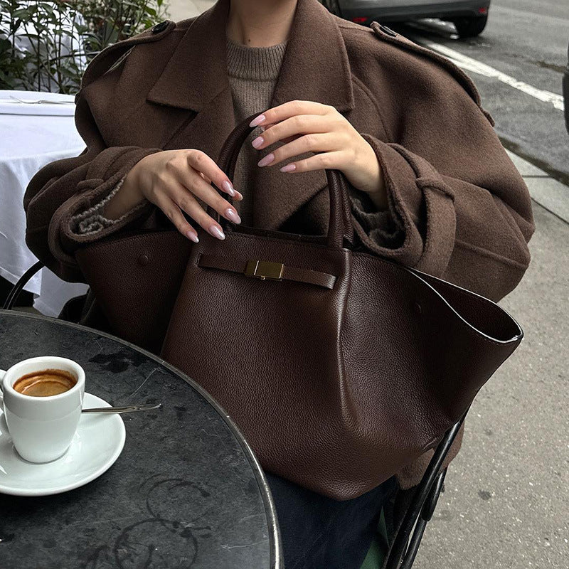 Dame Veste en laine courte style trench avec détails stylés Chic und Stil