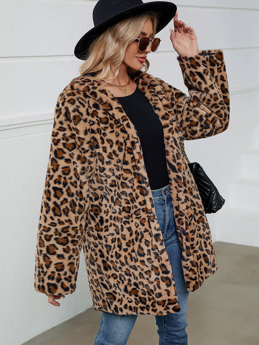 Dames futuristique veste en fourrure léopard Chic und Stil