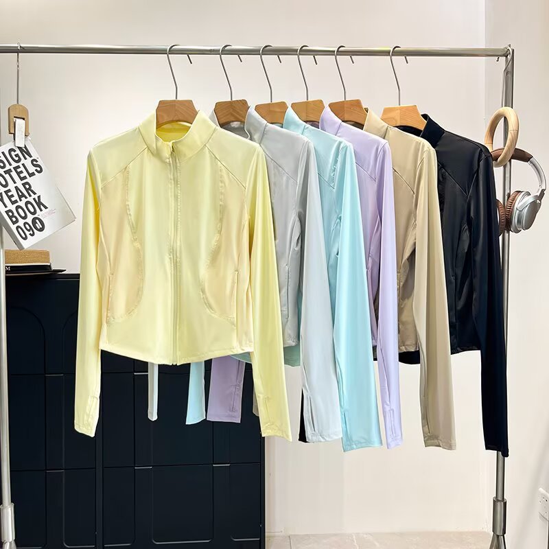 Veste fonctionnelle sportive pour femmes avec col haut Chic & Stil