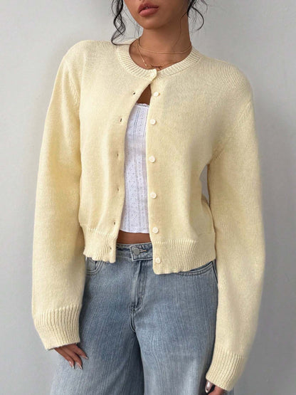 Veste en tricot légère pour dames avec détails de boutons et encolure ronde Chic und Stil