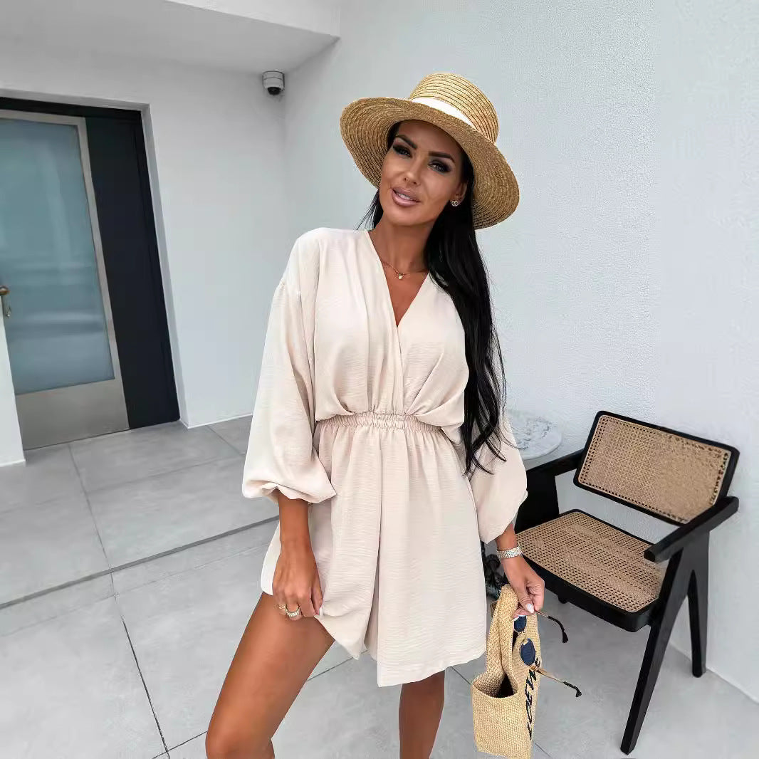 Dame élégante haut enroulé avec décolleté en V profond Chic und Stil