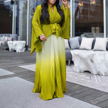 Robe plissée longue pour femmes avec cape et ceinture Chic und Stil