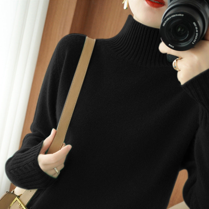 Pull élégant pour femmes avec col haut et fine structure Chic und Stil