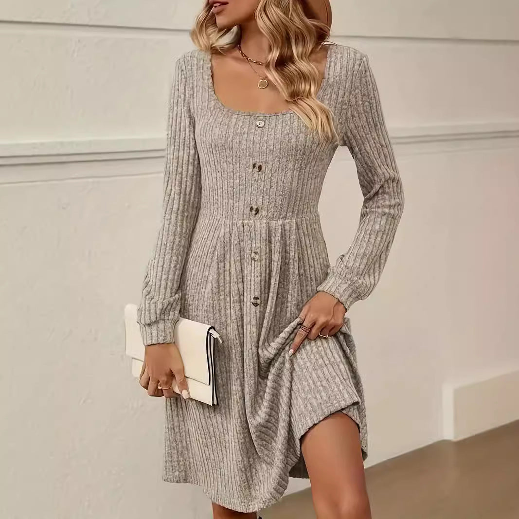 Robe en tricot pour femmes avec patte de boutons Chic und Stil