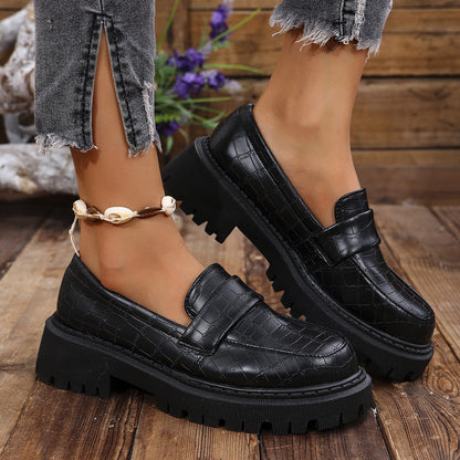 Mocassins pour femmes avec un design croco moderne et un profil robuste Chic und Stil
