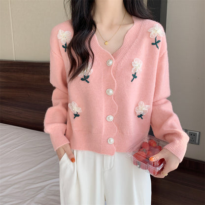 Bouton de cardigan féminin ludique avec broderie florale et boutons en perles Chic und Stil