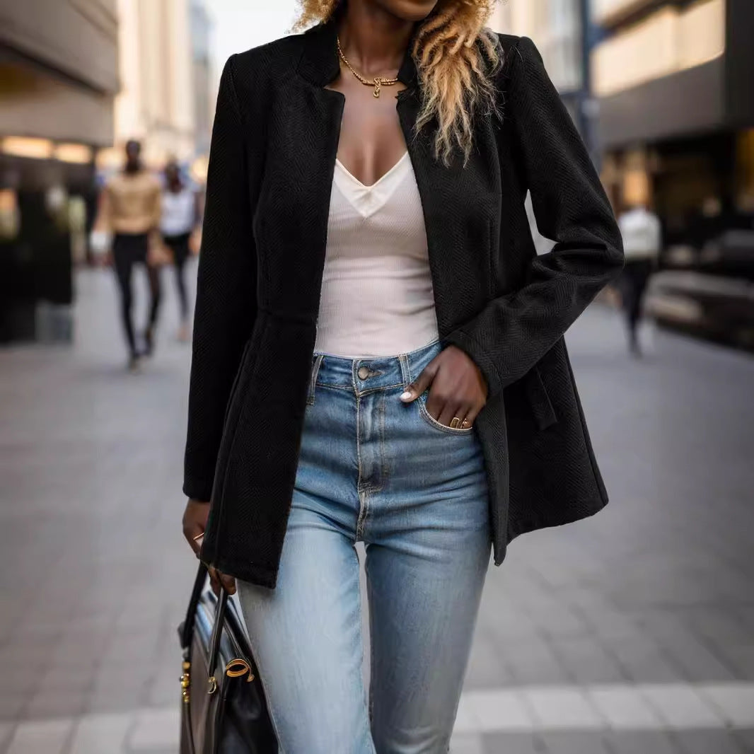 Blazer élégant pour dames en motif chevrons avec silhouette cintrée Chic und Stil