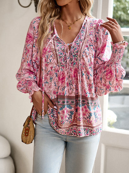 Chemisier dames avec motifs floraux et décolleté à nouer Chic und Stil