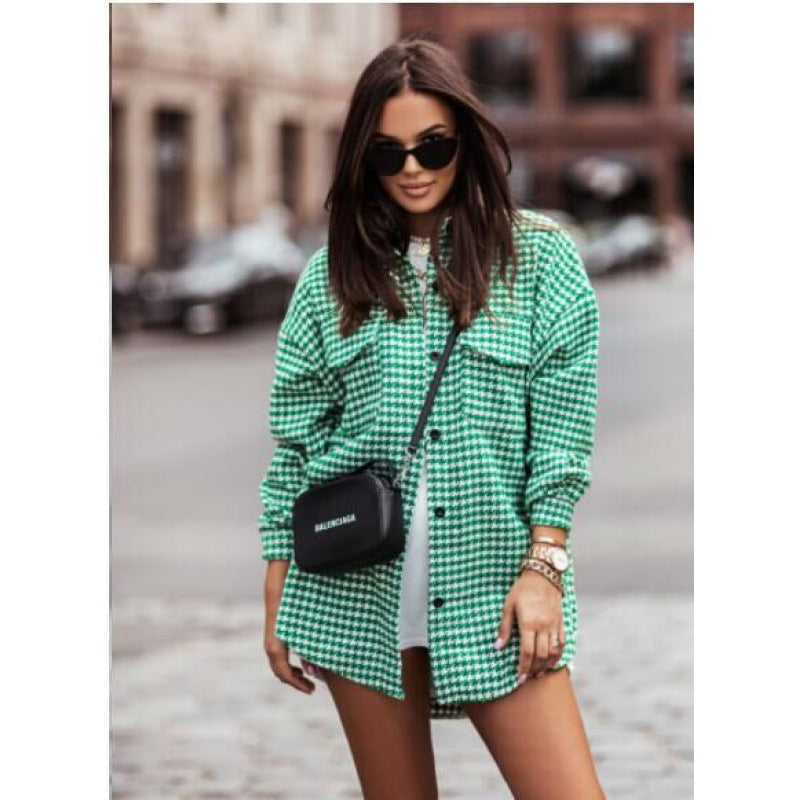 Oversized blazer jacket for women with a modern tartan pattern Chic und Stil