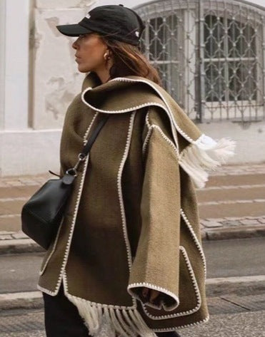 Fringed jacket for women with elegant trim at the hem Chic and Style