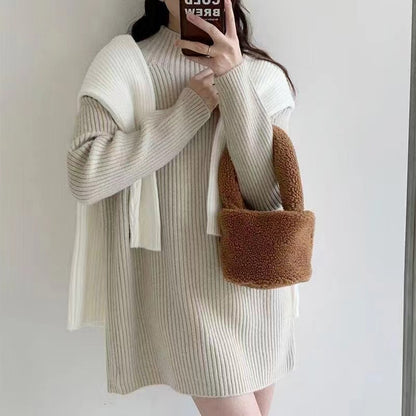 Robe en tricot pour femmes avec un joli design en côtes et un col haut Chic und Stil