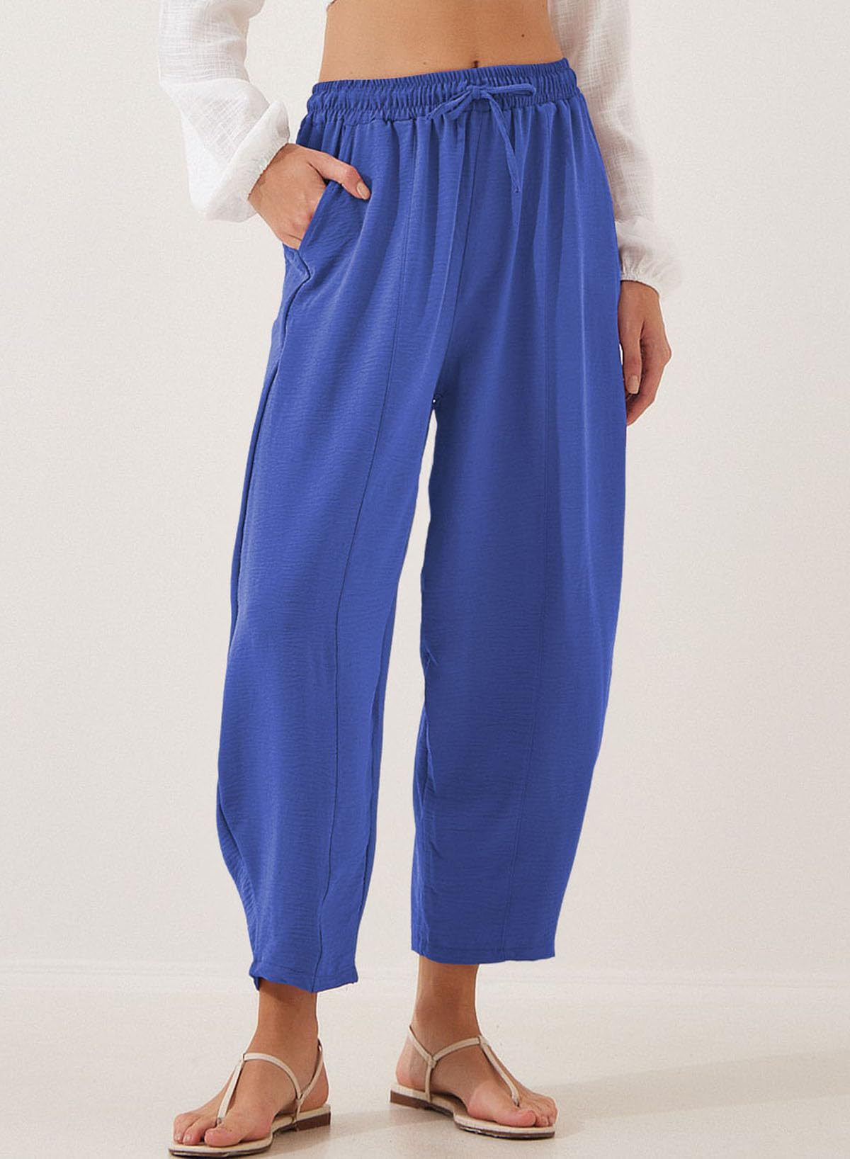 Pantalon de loisirs décontracté pour femmes avec taille élastique et poches pratiques Chic und Stil