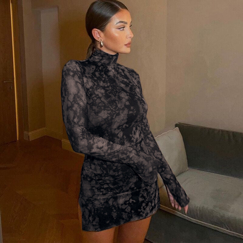 Robe mini flatteuse pour dames avec inserts en dentelle et fente haute Chic und Stil