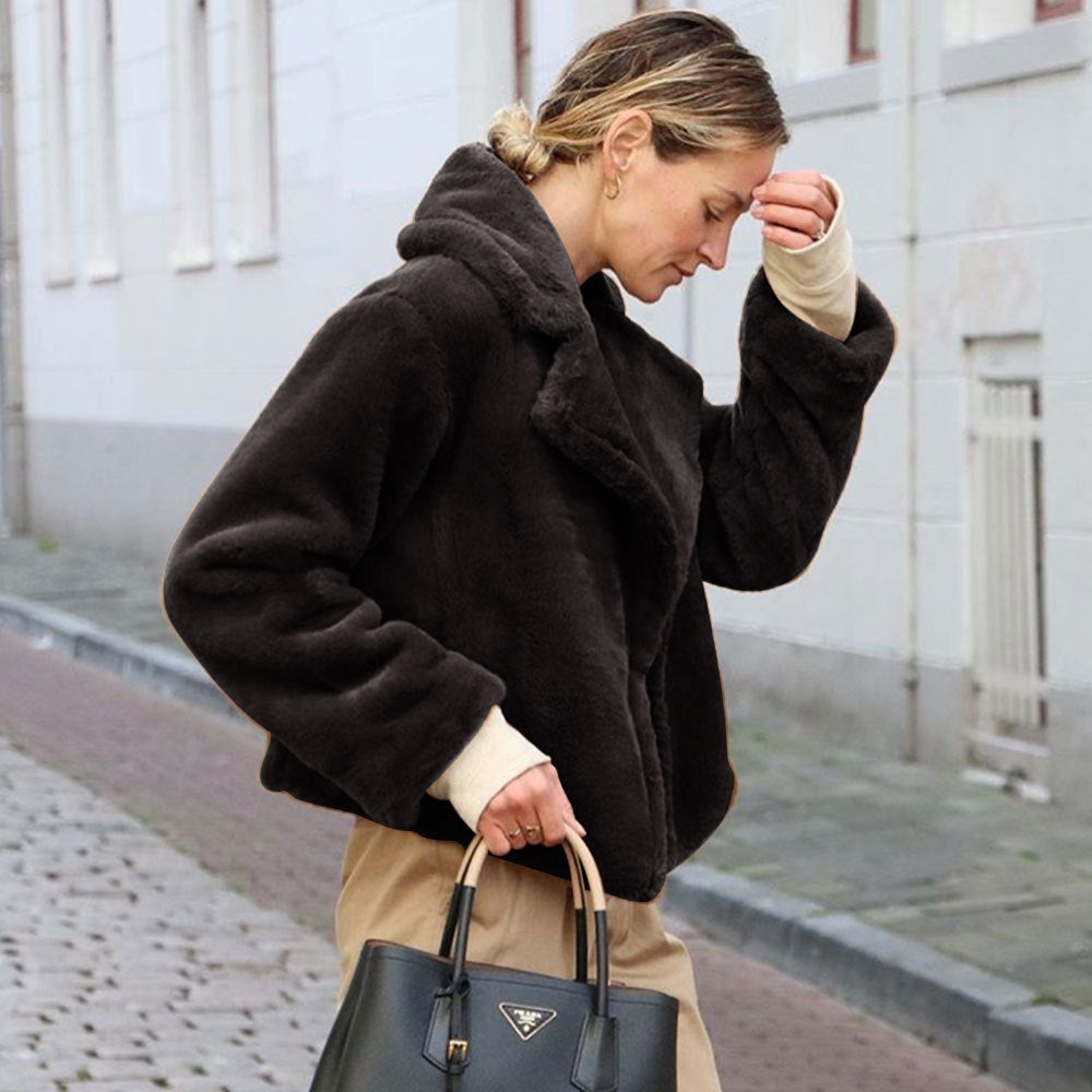 Ladies Cozy Fleece Jacket with Folded Collar and Chic Side Seams